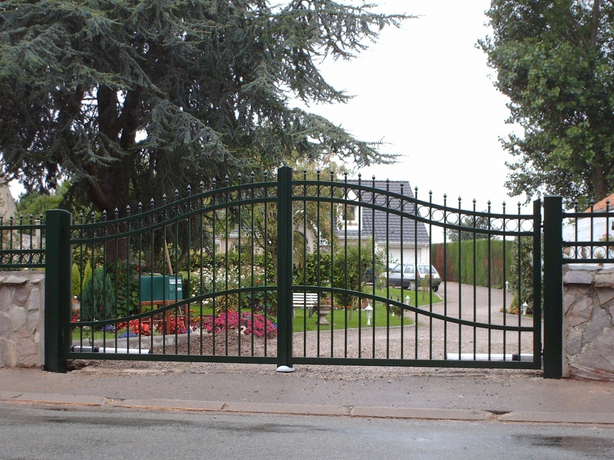 pose de portail à Mûrs Erigné, style traditionnel alu